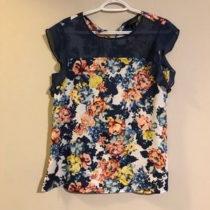 Ruffle sleeve floral top